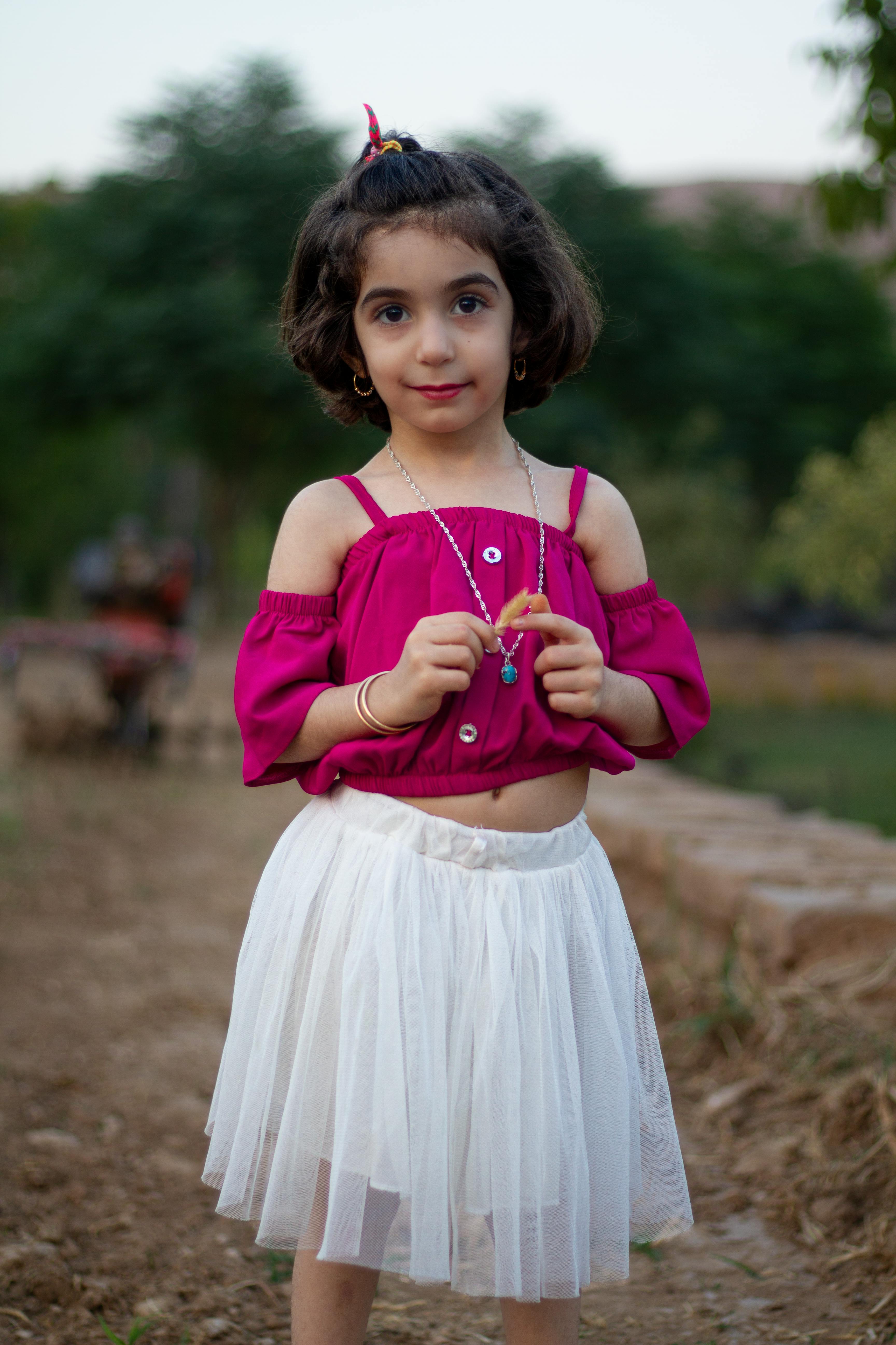 乌鸦传媒官方后期与包装团队成员形象